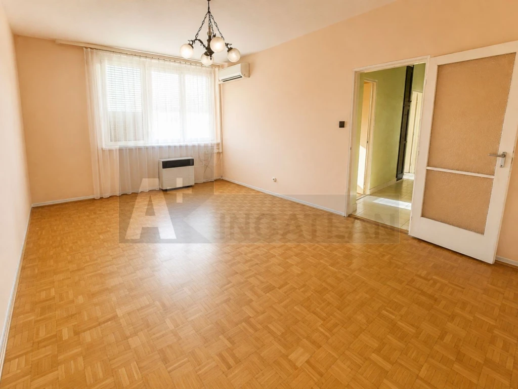 Lakás és garázs a Sólyom utcában!