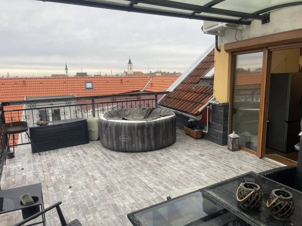 Eladó téglalakás, Baja, Belváros