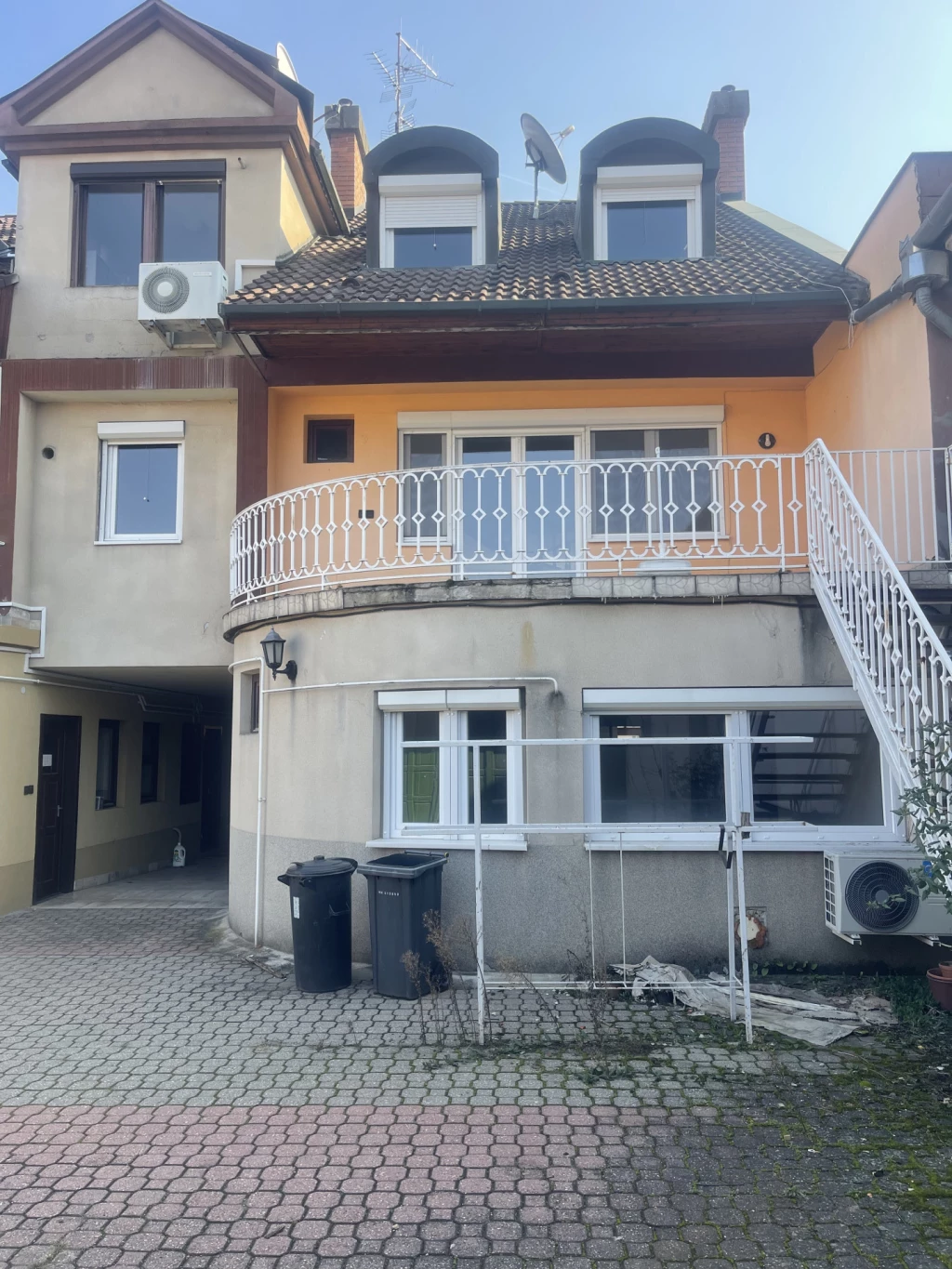 Eladó téglalakás, Baja, Belvaros