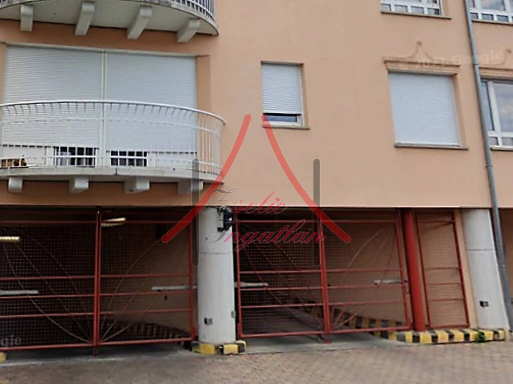 KIADÓ AUTÓBEÁLLÓ TEREMGARÁZSBAN