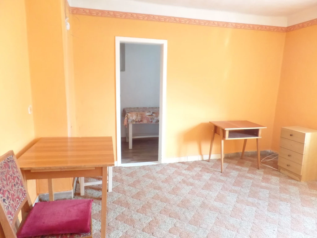 For sale house, Zsana