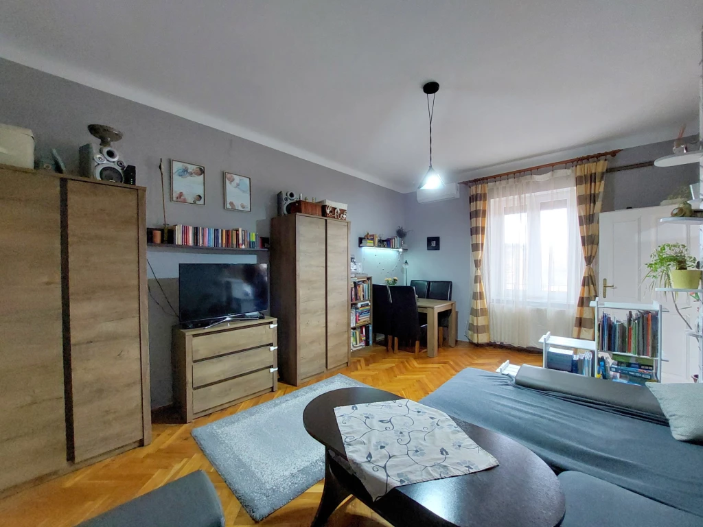SZÜLŐK FIGYELEM – EGYETEMISTA GYERMEKNEK TÖKÉLETES LAKÁS ELADÓ SZEGED BELVÁROSÁBAN!