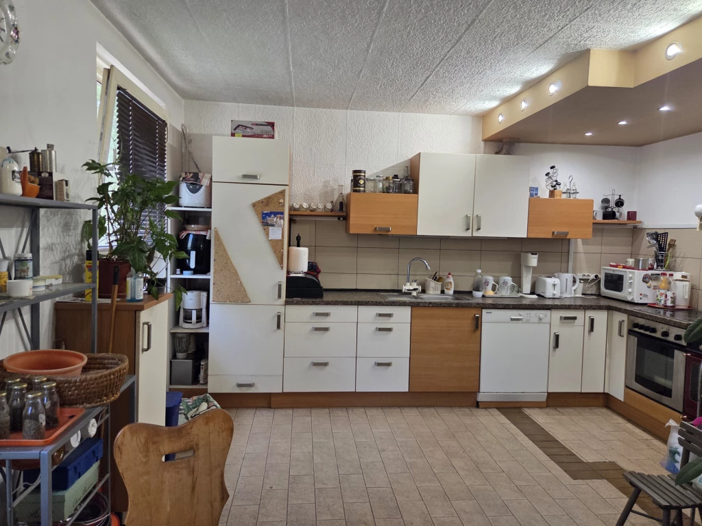 Eladó családi ház Sándorfalva csendes, jól megközelíthető részén a Dr. Bod Árpád utcában!