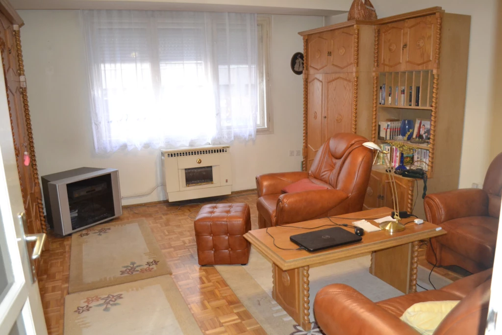 Belvárosi, csendes, azonnal költözhető 65 m²-es lakás eladó a Dózsa utcában!