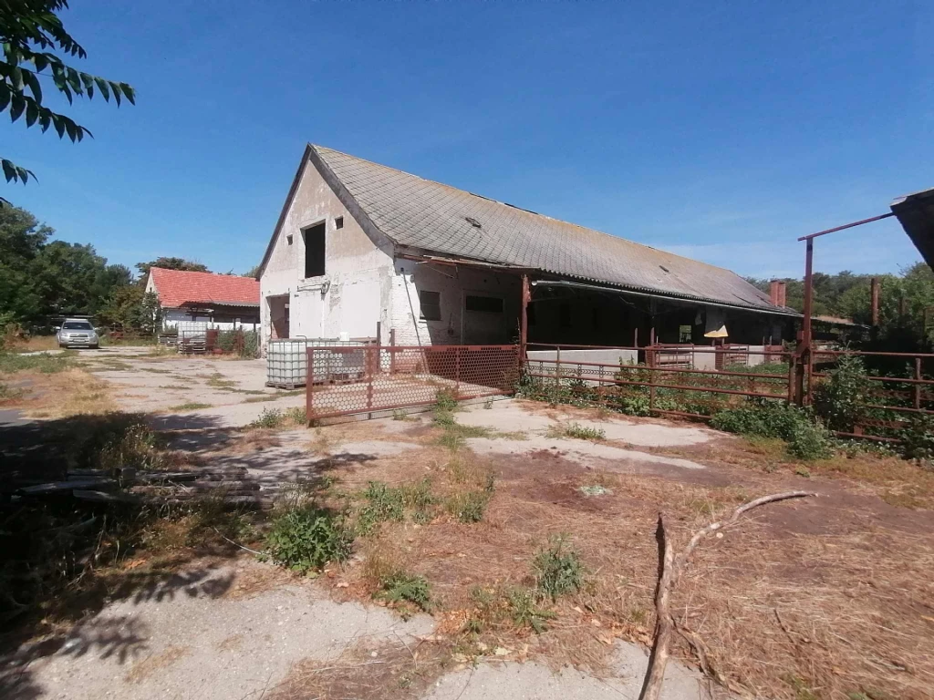 For sale factory building, Hódmezővásárhely