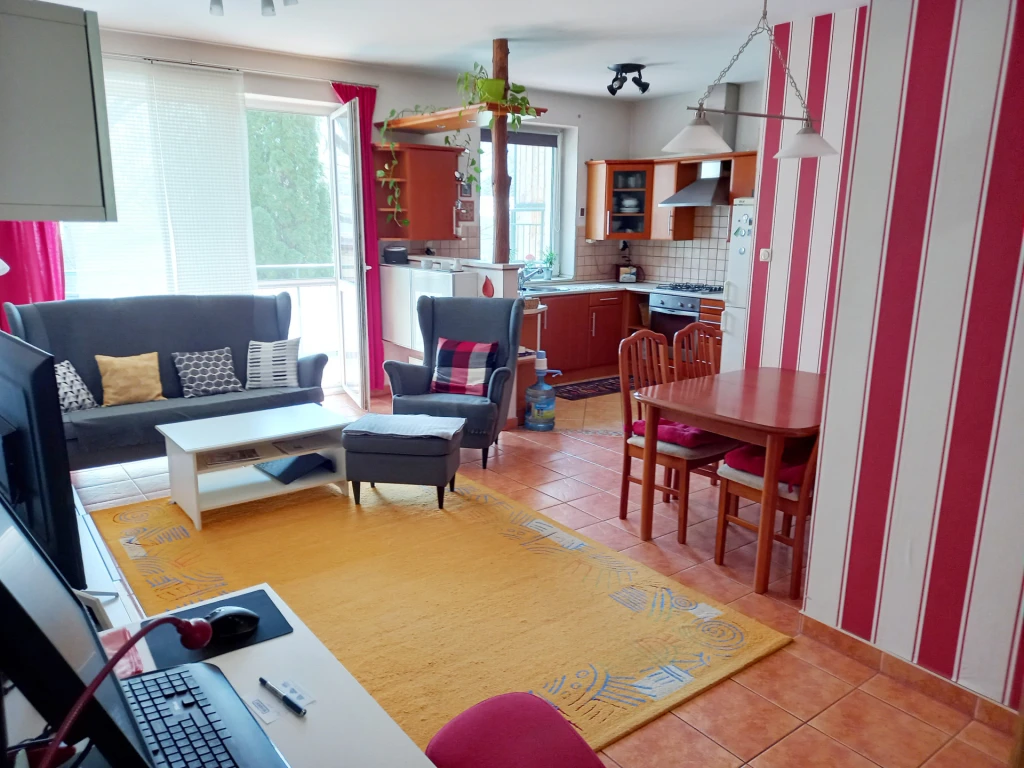 c3-1-name c2-19-name, Szeged, Rókus