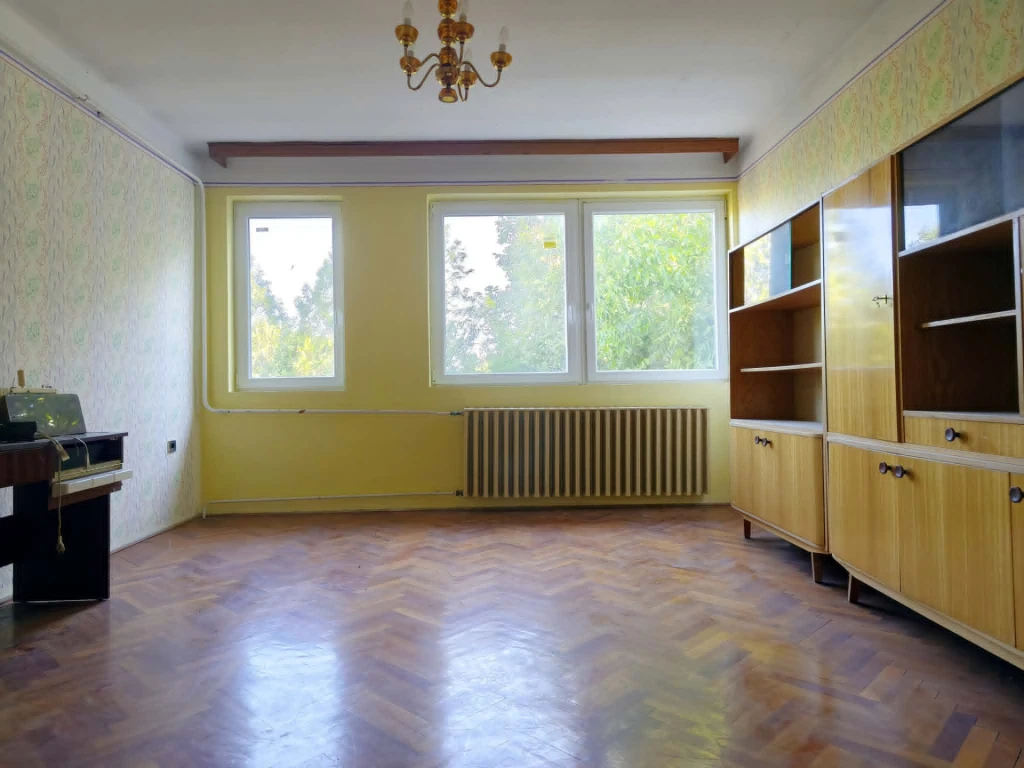 Ruzsán tégla falazatú, kétszintes családi ház eladó!