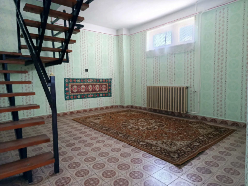 Ruzsán tégla falazatú, kétszintes családi ház eladó!