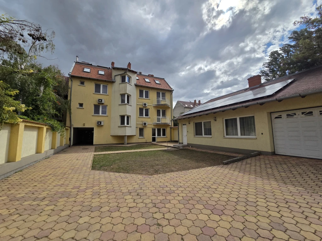 Többféle hasznosítási lehetőséggel, egyedi ingatlan!
