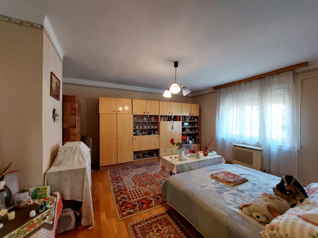 Hangulatos, előkertes vályogház eladó Székkutason, 1039 m²-es telken!