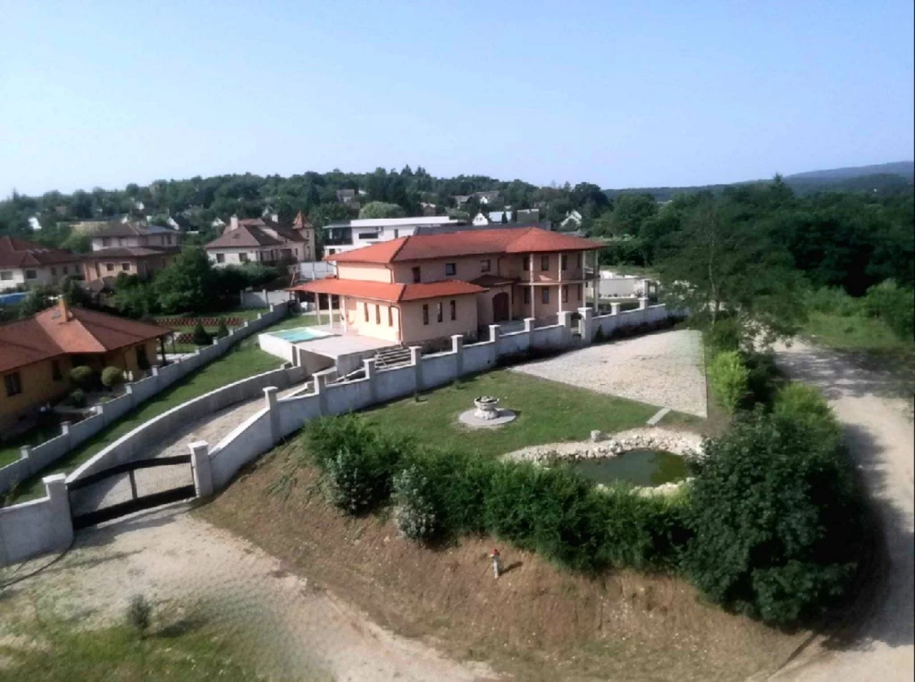 c3-1-name c2-1-name, Miskolc