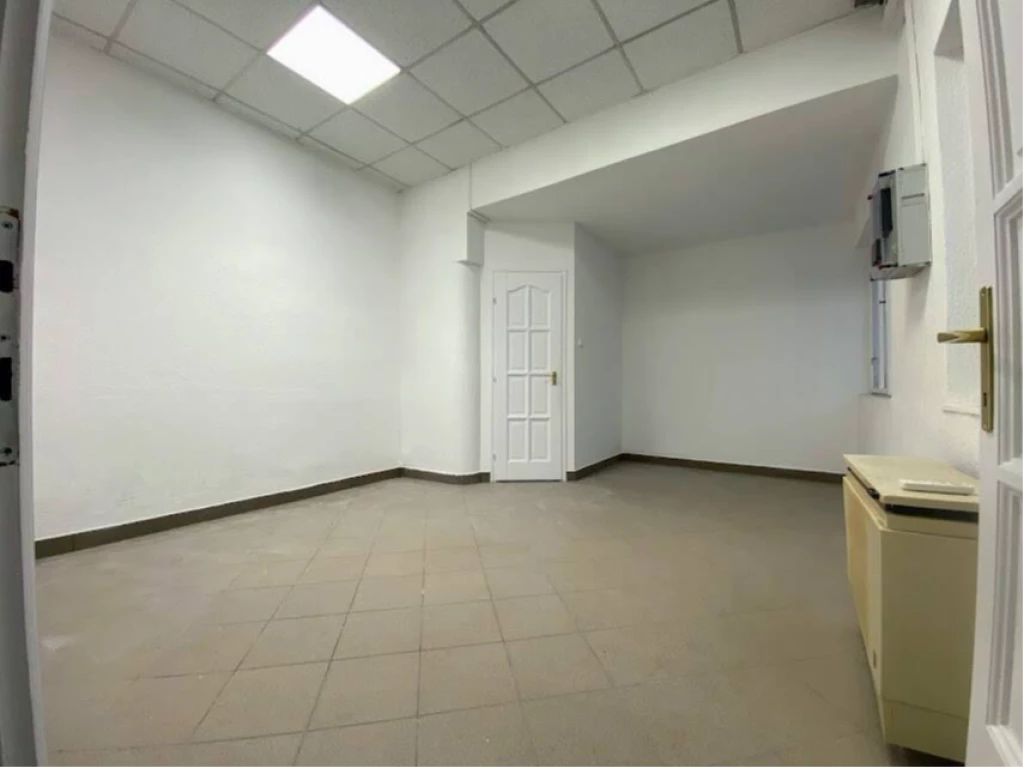 For rent store, Miskolc