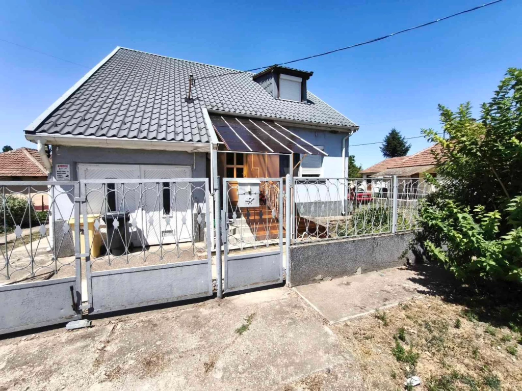 ELADÓ Tiszalúcon egy 130 m² összalapterületű 5 szobás +  nappalis szép állapotú családi ház!