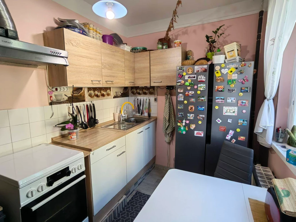 ELADÓ Miskolc Szentgyörgy úton egy felújított 55 m², 2 szobás, erkélyes lakás!