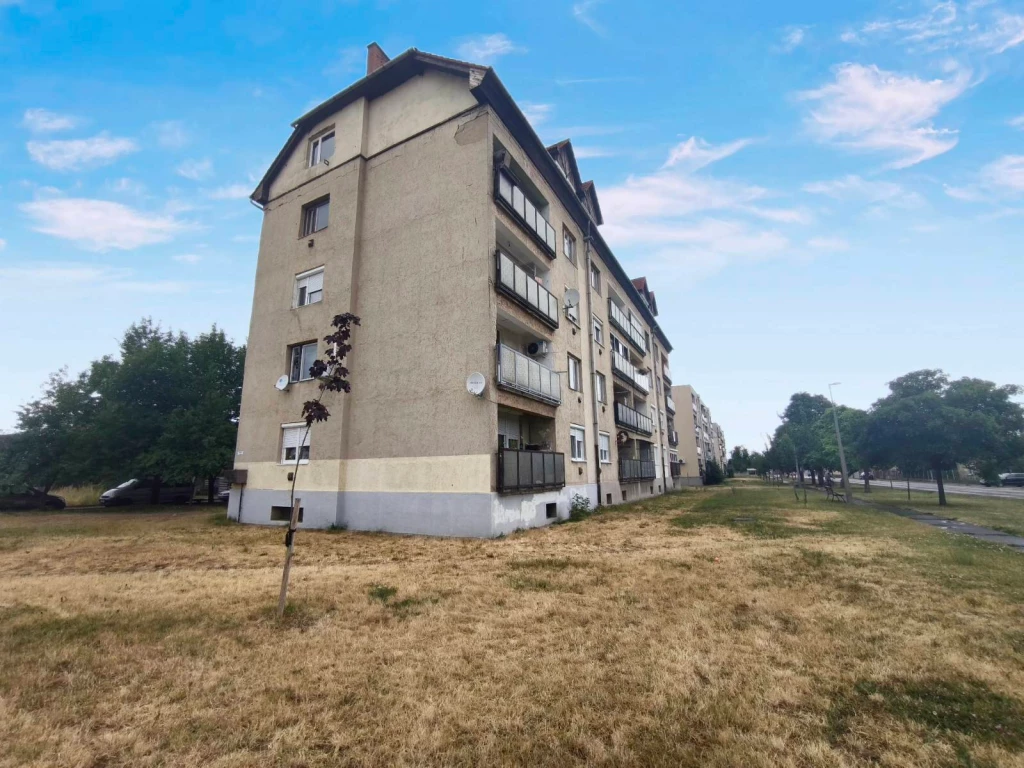 Eladó Sajószentpéteren a Sport utcában egy 36 m² 1,5 szobás lakás.