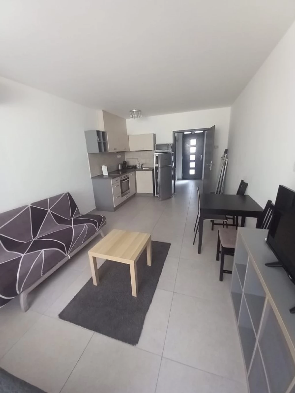 33m2 -es, 1 szobás Lakás kiadó (Pécs, Váradi Antal utca)