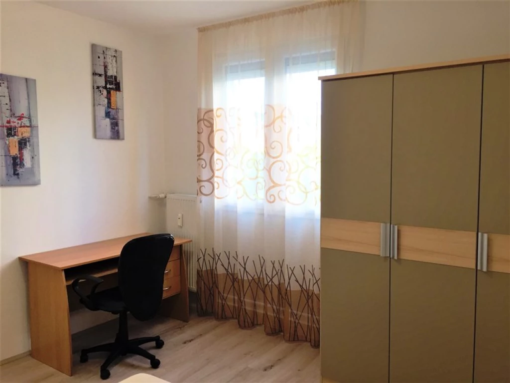 For rent panel flat, Pécs, Egyetemváros, Ifjúság útja