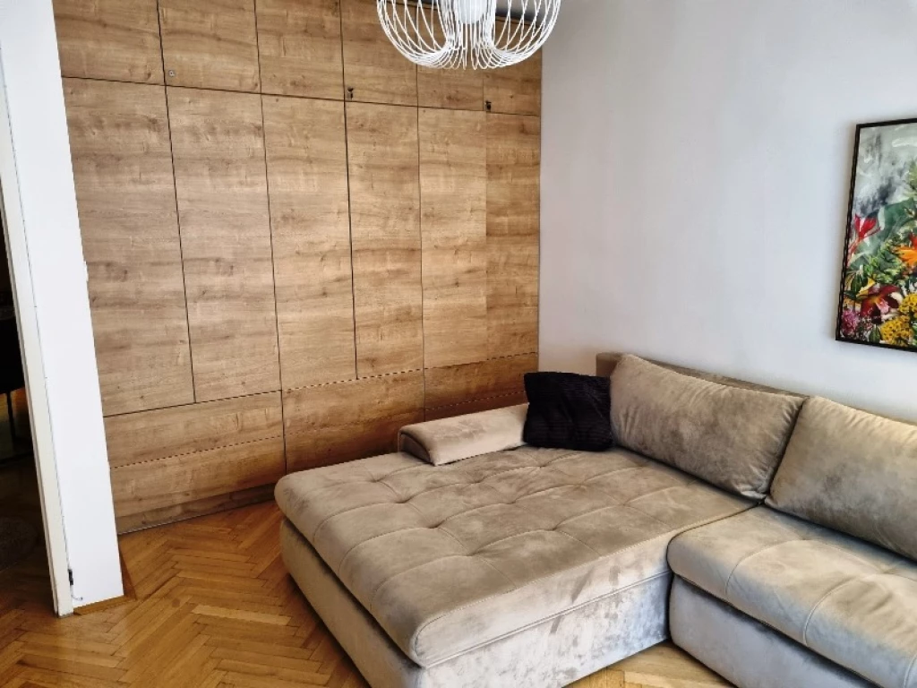 63m2 -es, 2 szobás Lakás kiadó (Pécs, János utca )