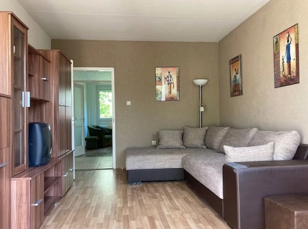 60m2 -es, 2 szobás Lakás kiadó (Pécs, Jurisics Miklós utca)
