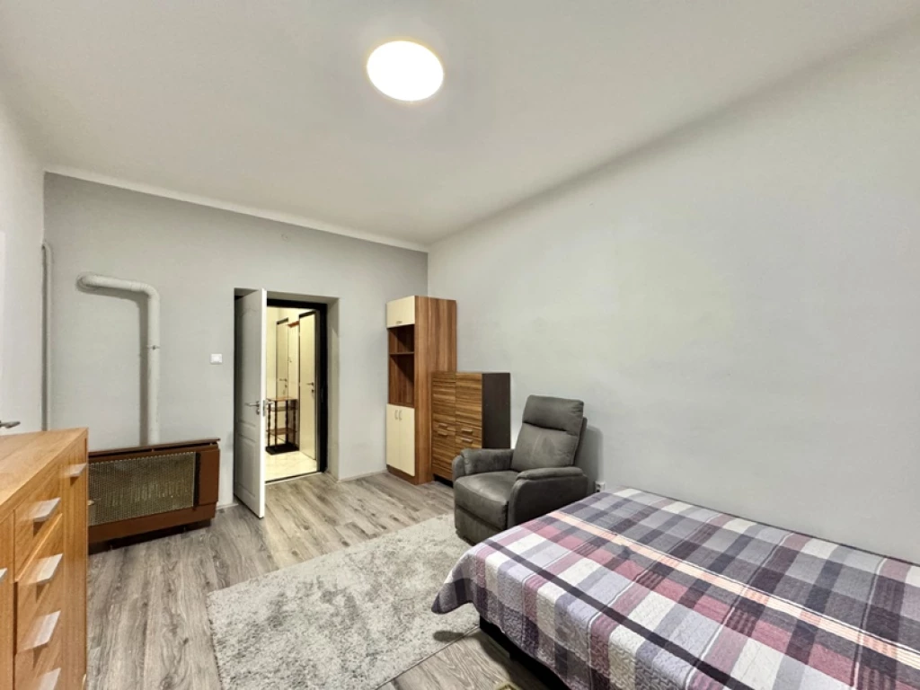 47m2 -es, 2 szobás Lakás kiadó (Pécs, Páfrány utca )