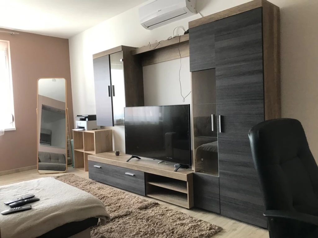 48m2 -es, 2 szobás Lakás kiadó (Pécs, Szigeti út)