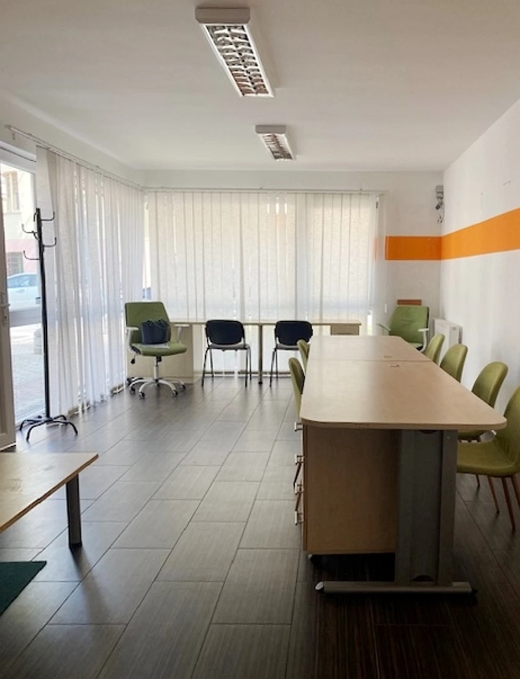 33m2 -es, 1 szobás Kereskedelmi és ipari ingatlan kiadó (Pécs, Alkotmány utca )