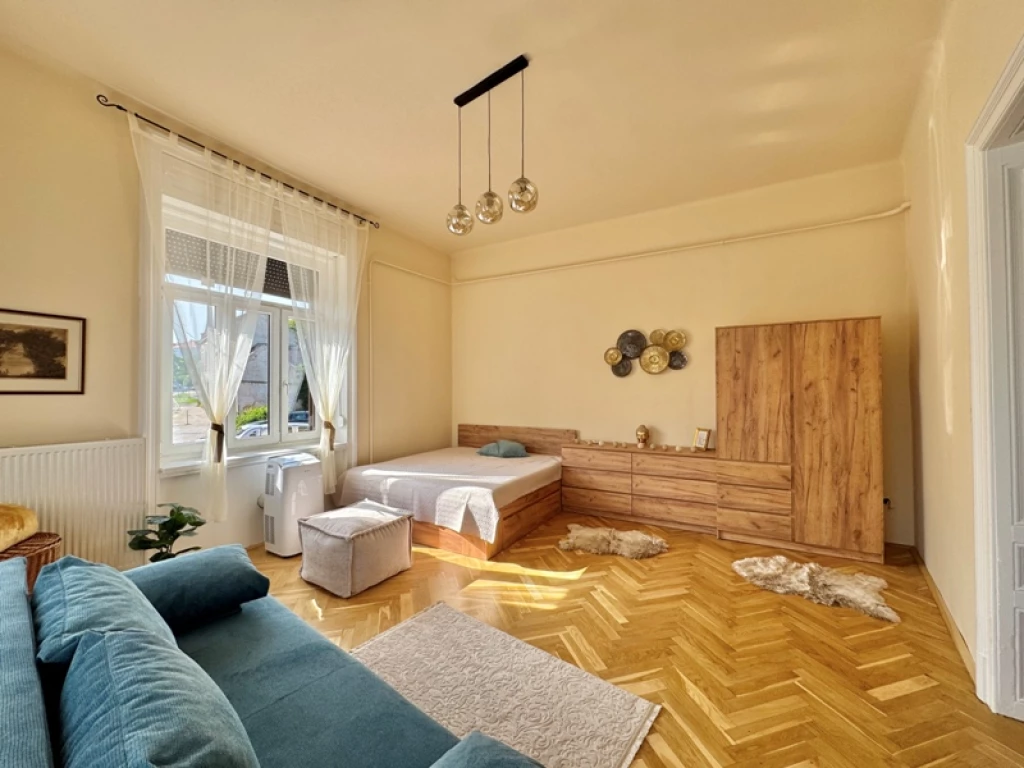 49m2 -es, 2 szobás Lakás kiadó (Pécs, Király utca)