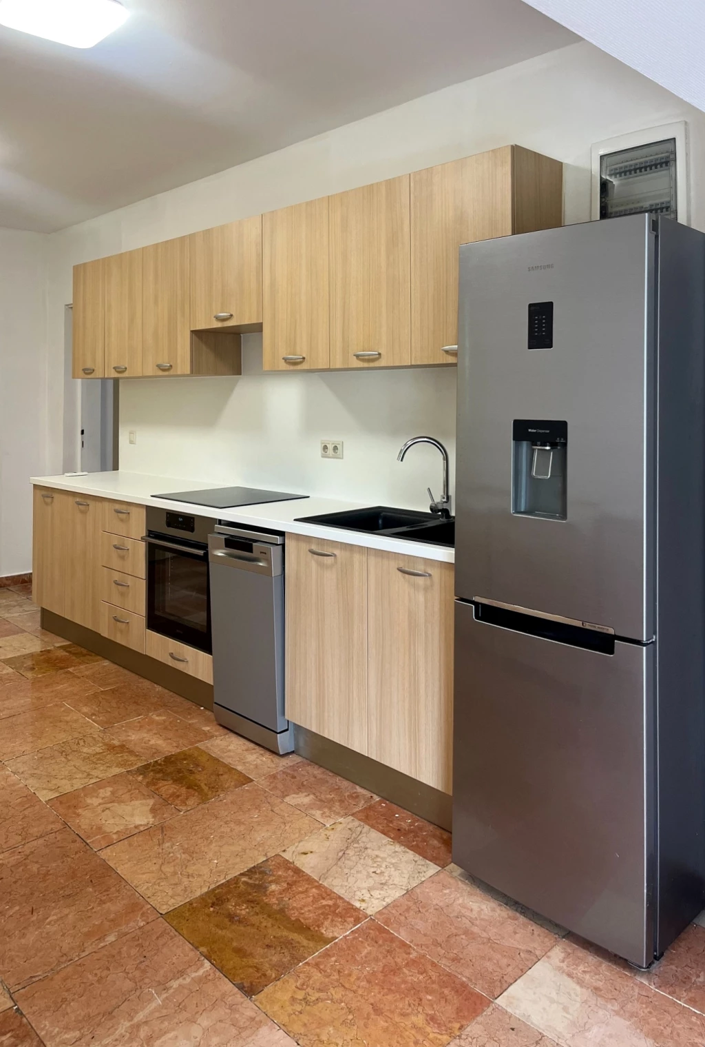 120m2 -es, 5 szobás Ház- házrész kiadó (Pécs, Lotz Károly utca)