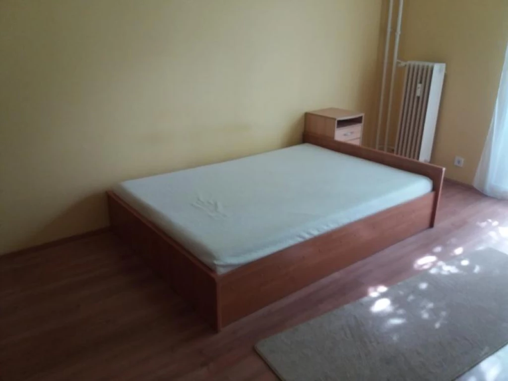 44m2 -es, 2 szobás Lakás kiadó (Pécs, Szigeti út)