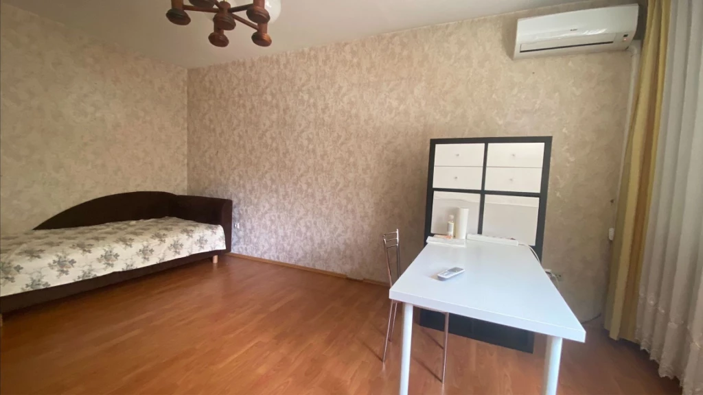 Kiadó 45 m2 csúsztatott zsalus, Debrecen