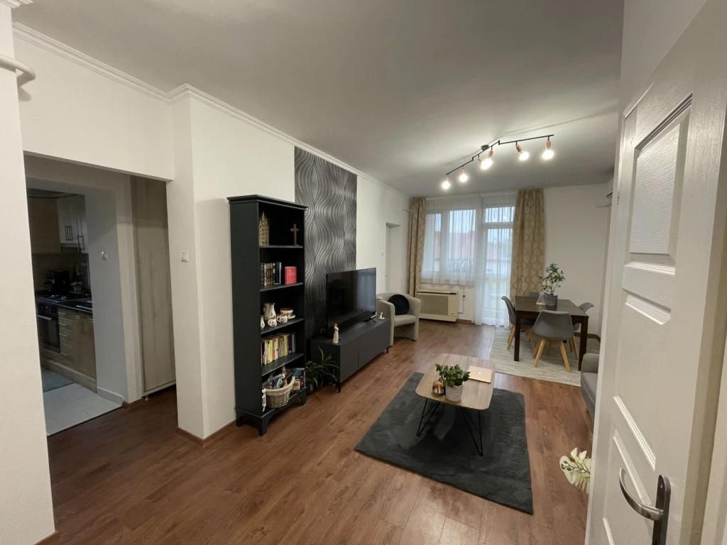 Eladó 60 m2 tégla lakás, Debrecen