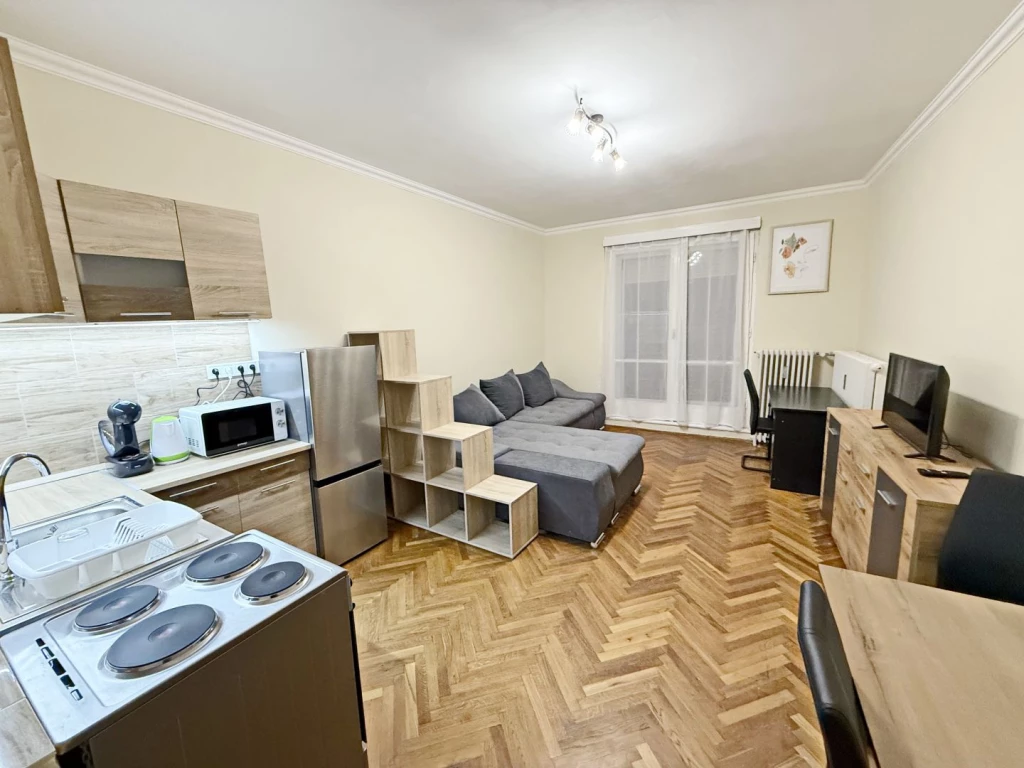 Kiadó 40 m2 tégla lakás, Debrecen