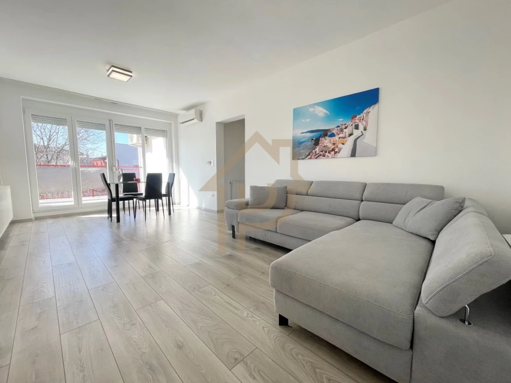 Kiadó 65 m2 tégla lakás, Debrecen