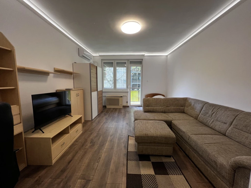 Kiadó 55 m2 tégla lakás, Debrecen