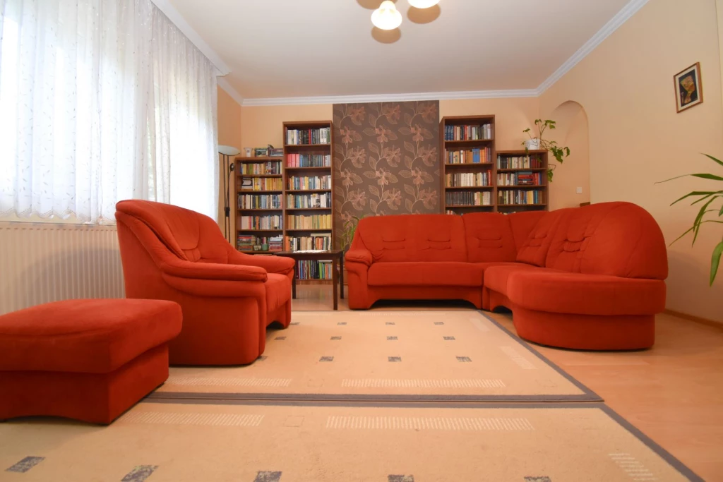 Eladó 163 m2 sorház, Debrecen