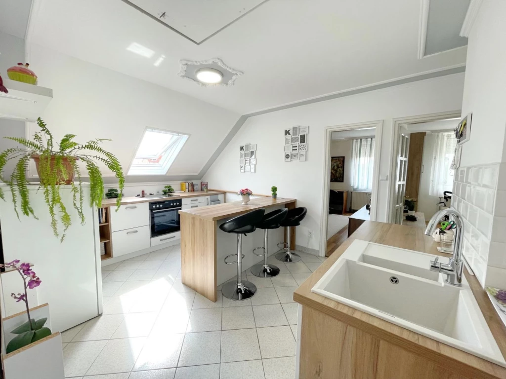 Eladó 235 m2 családi ház, Debrecen