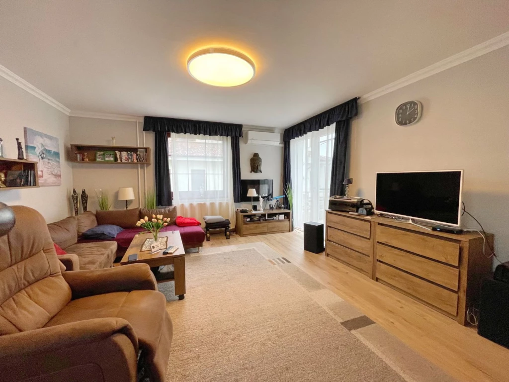 Eladó 189 m2 sorház, Debrecen