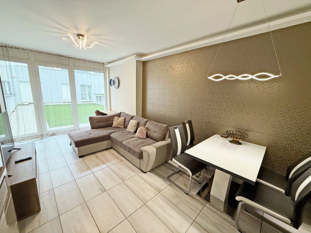 Eladó 57 m2 tégla lakás, Debrecen
