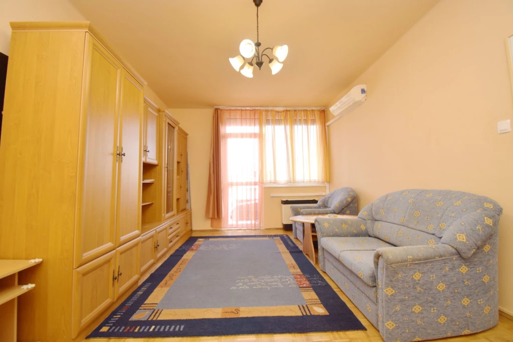 Kiadó 43 m2 tégla lakás, Debrecen