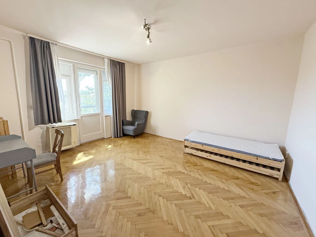 Eladó 37 m2 tégla lakás, Debrecen