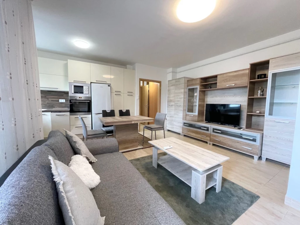 Kiadó 50 m2 tégla lakás, Debrecen