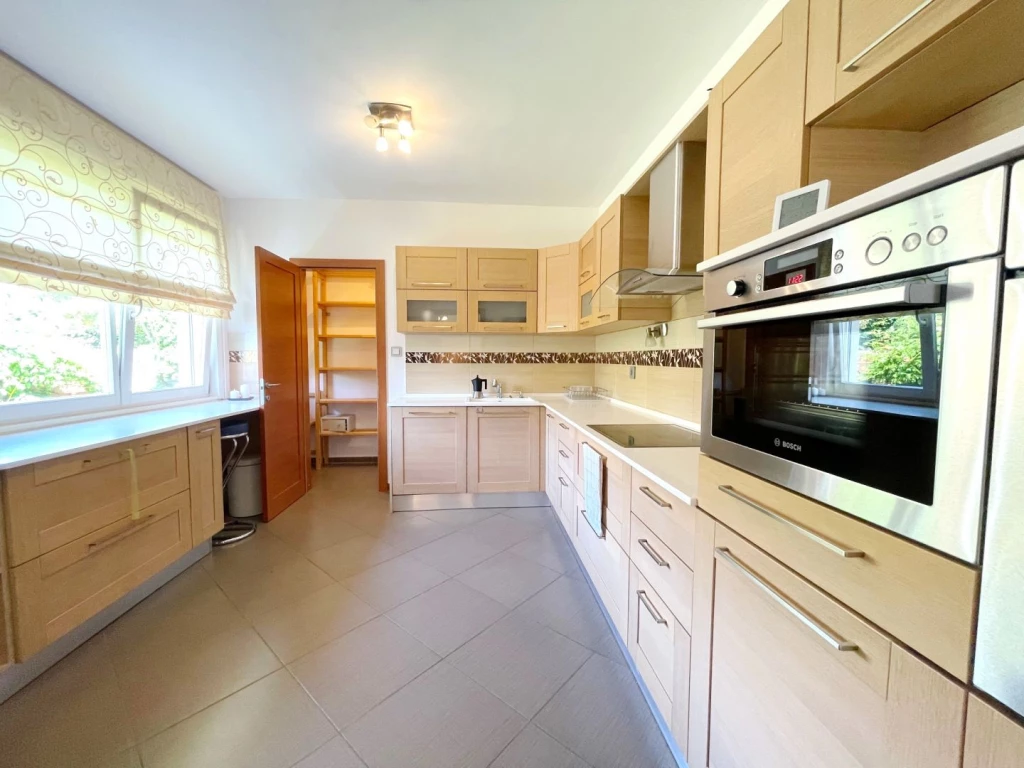 Eladó 203 m2 családi ház, Debrecen