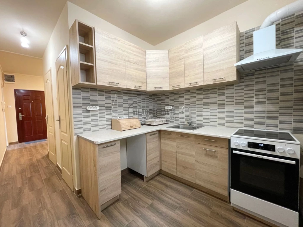 Eladó 71 m2 panel lakás, Debrecen