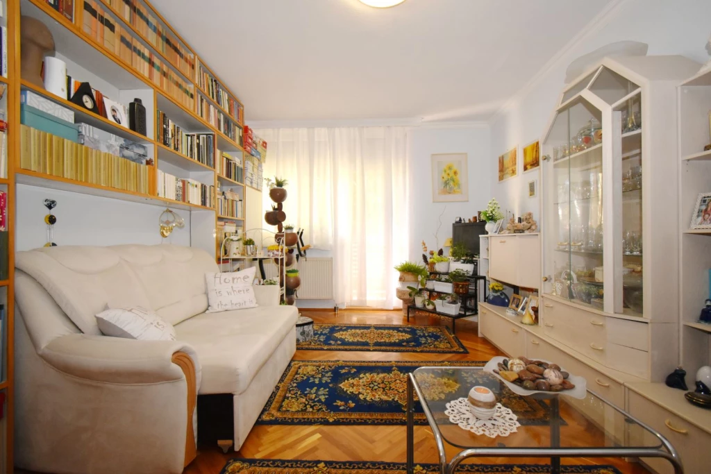 Eladó 55 m2 csúsztatott zsalus, Debrecen