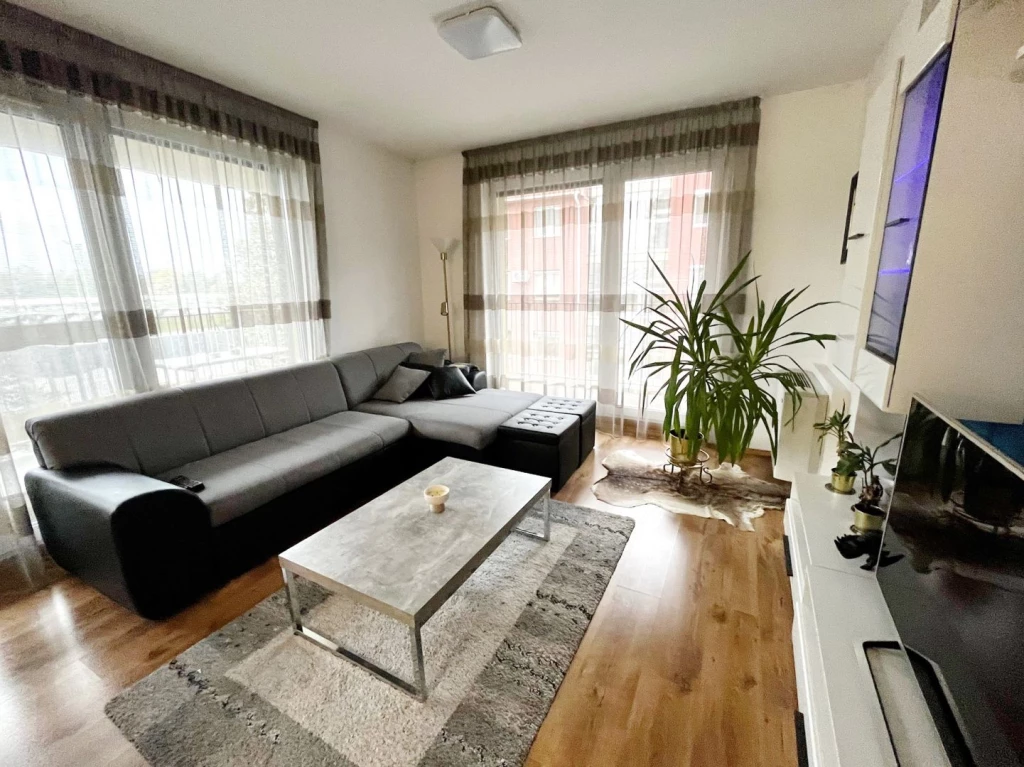 Kiadó 68 m2 tégla lakás, Debrecen