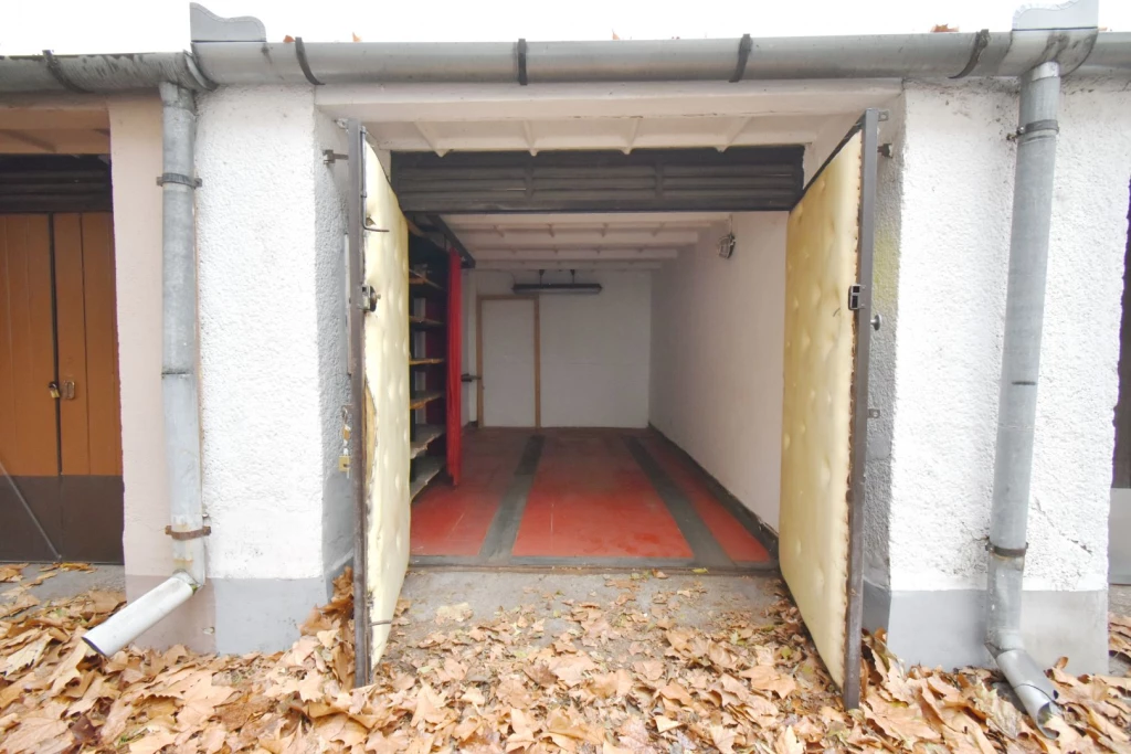 Eladó 18 m2 egyedi garázs, Debrecen