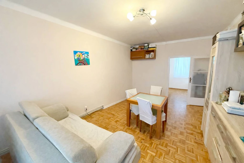 Eladó 53 m2 csúsztatott zsalus, Debrecen