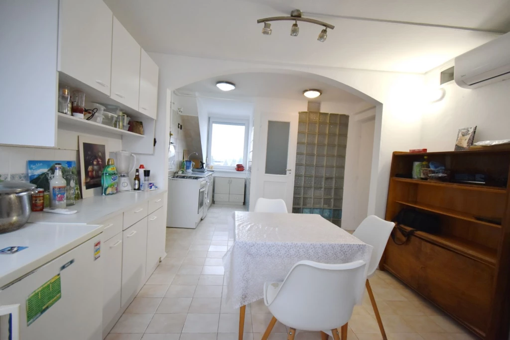 Kiadó 60 m2 tégla lakás, Debrecen