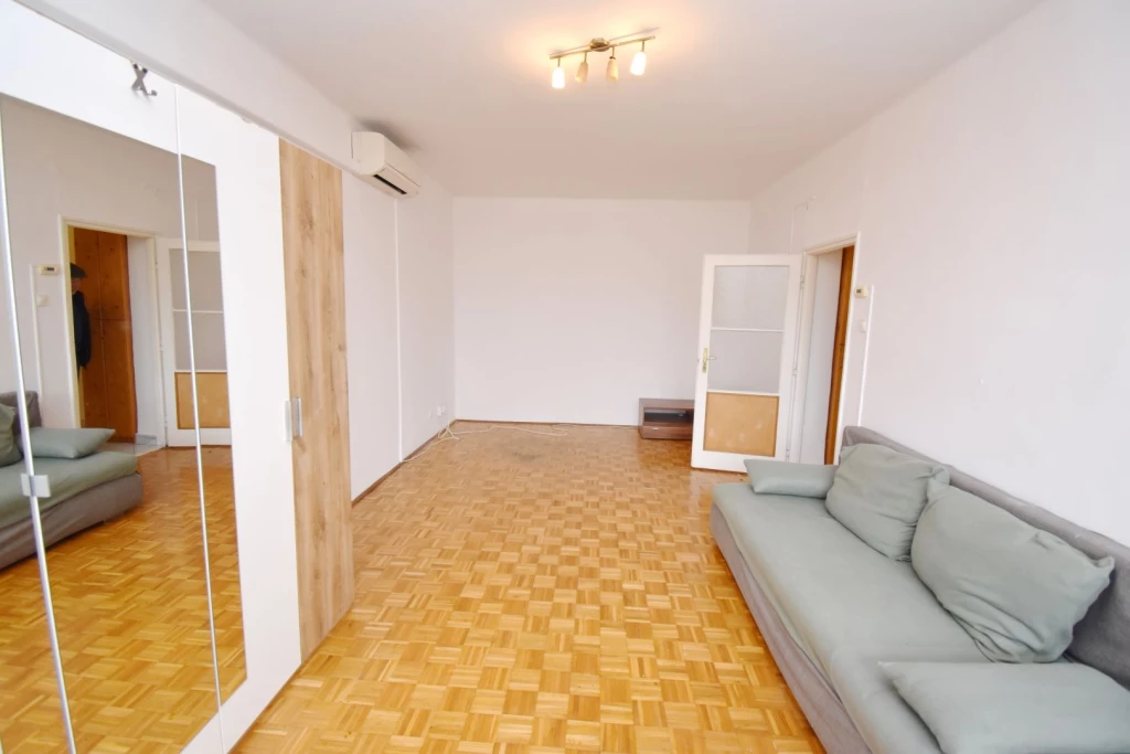 Kiadó 58 m2 tégla lakás, Debrecen