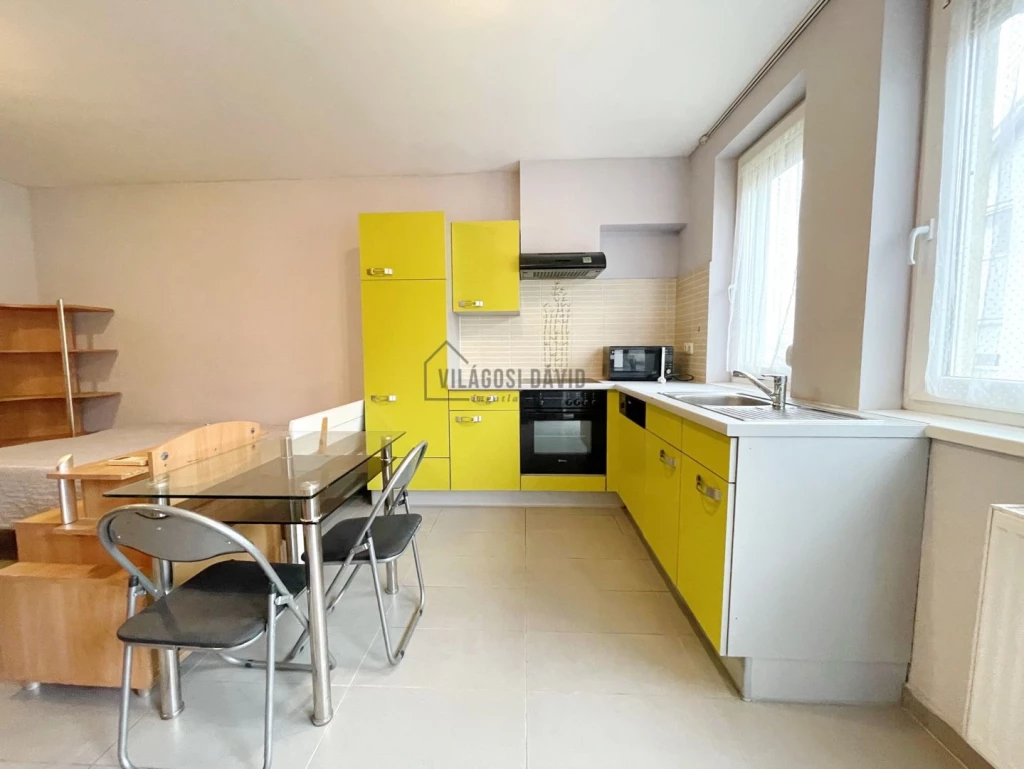 Kiadó 40 m2 tégla lakás, Debrecen